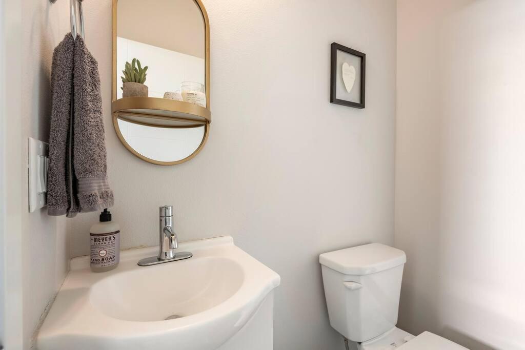 Comfy Family Home, Walkable Neighborhood + Patio! Portland Exterior foto